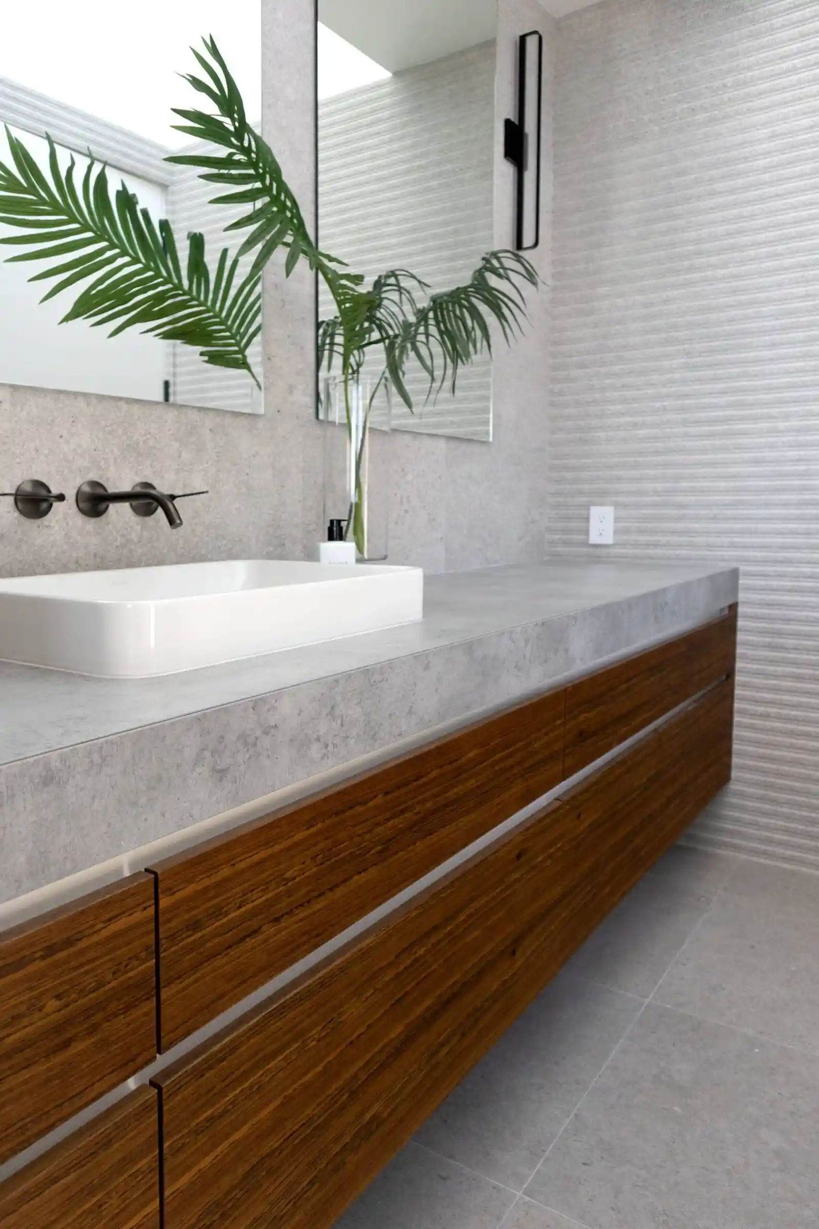 Master bathroom with Dekton slabs with organic feel | Karamia Designs