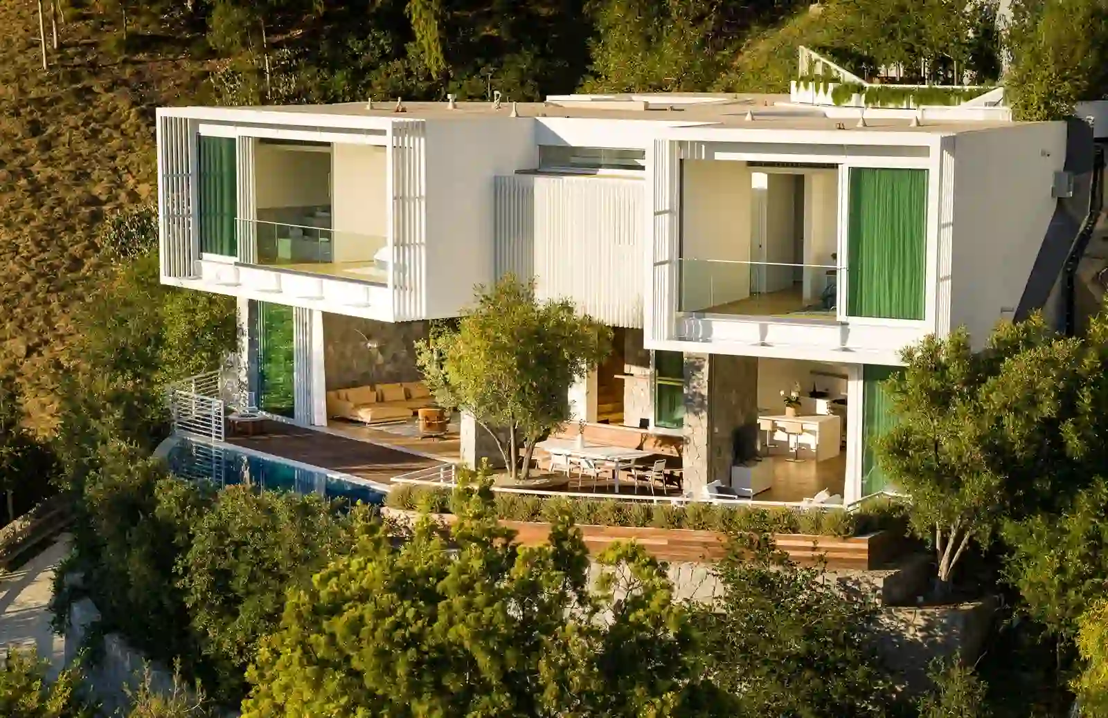Beverly Crest luxury home facade and landscape | Karamia designs